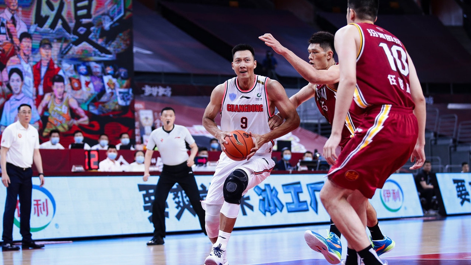 NG体育-集结日德甲传出新动向，上海海港再遭质疑，管理层表态：质疑声仍在，训练强度明显提升的简单介绍